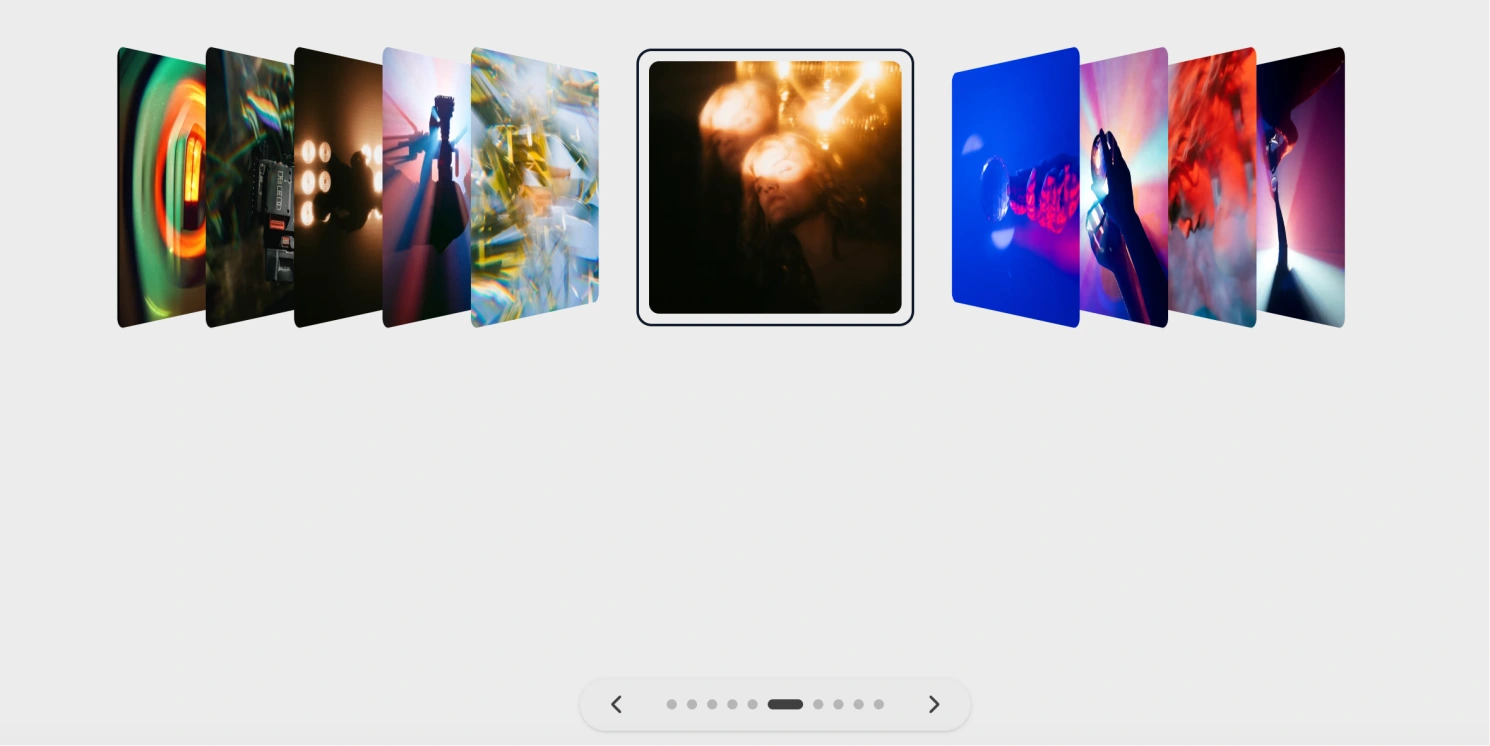 基于React+Motion实现的 3D 倾斜堆叠轮播图组件